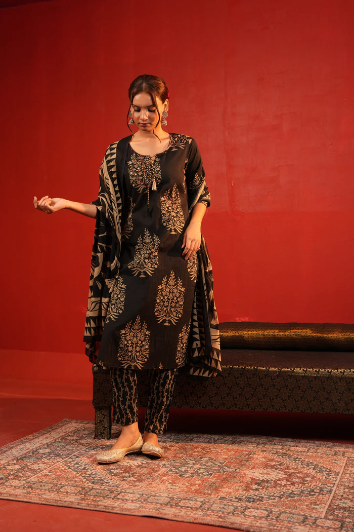 Mul Cotton Black Straight Suit Regular Wear